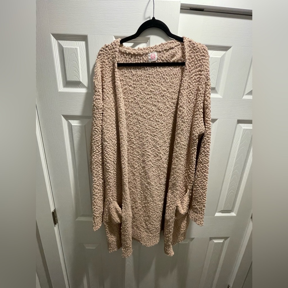 Wanna B women’s popcorn fuzzy cardigan